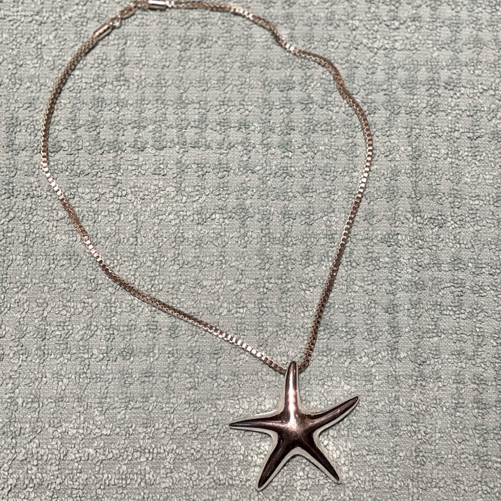Silver starfish necklace